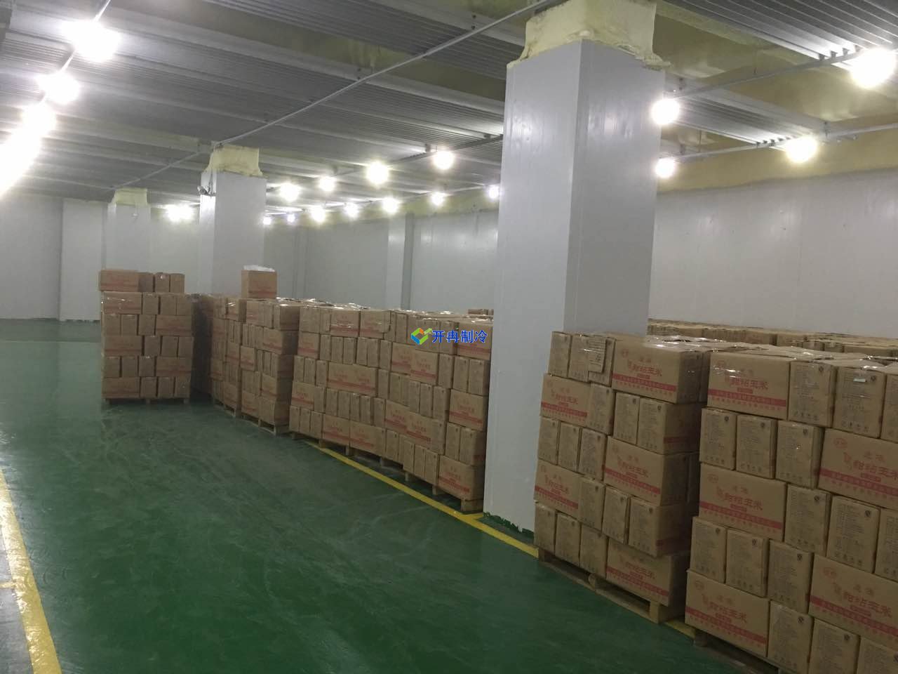-18~-25℃冷藏、0~5℃冷庫—食品企業(yè)建造300平食品雙溫冷凍庫